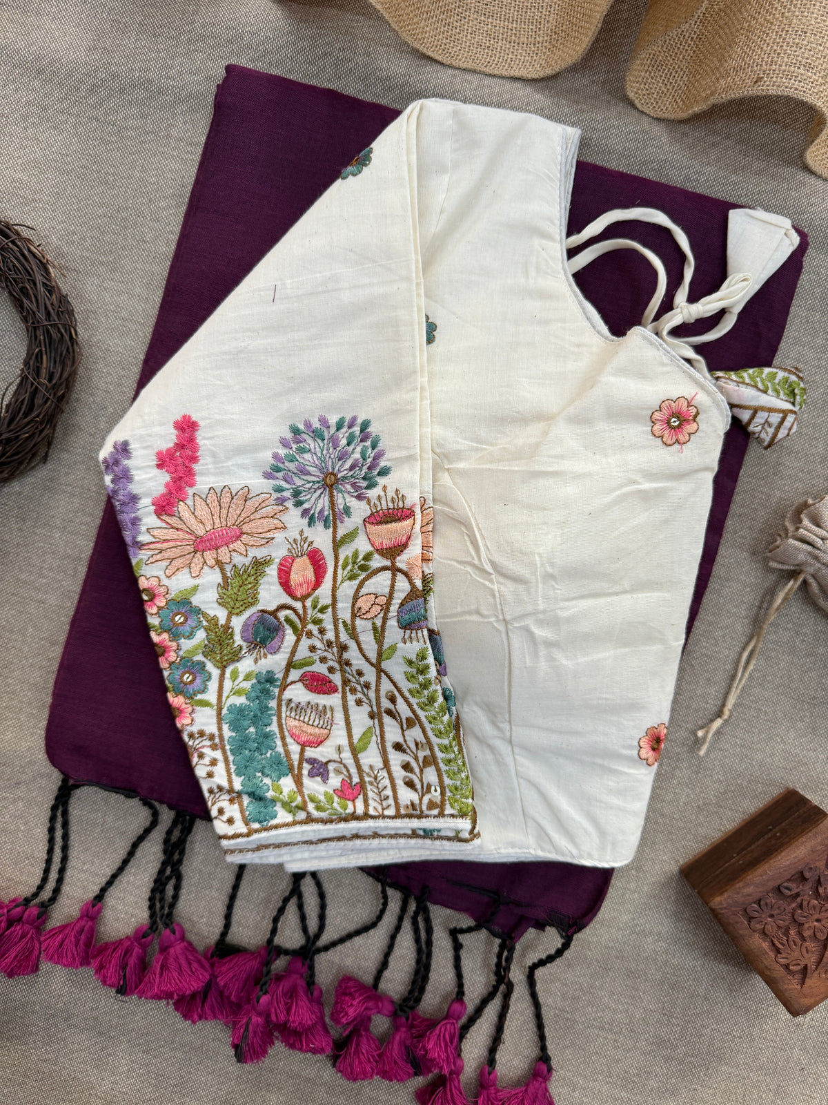 Wine Handloom Cotton Saree With Embrodery Work Redy Made Blouse