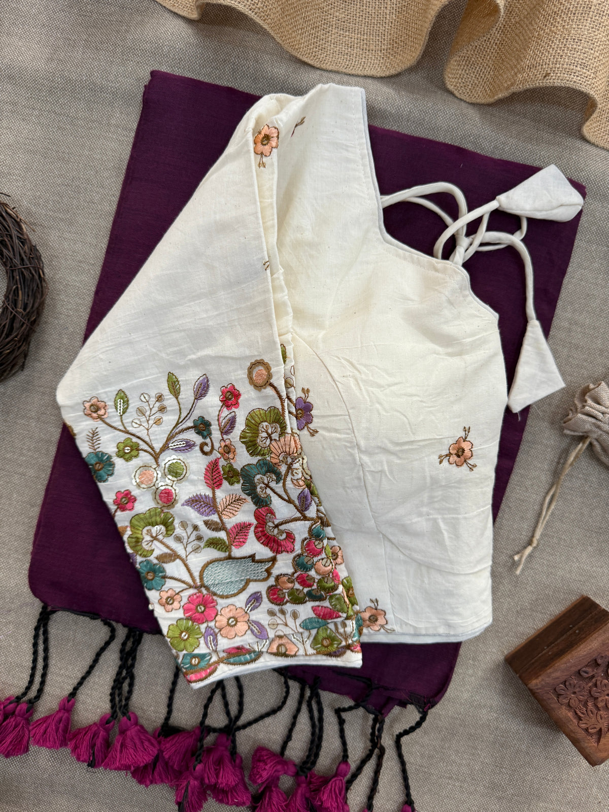 Wine Handloom Cotton Saree With Embrodery Work Redy Made Blouse